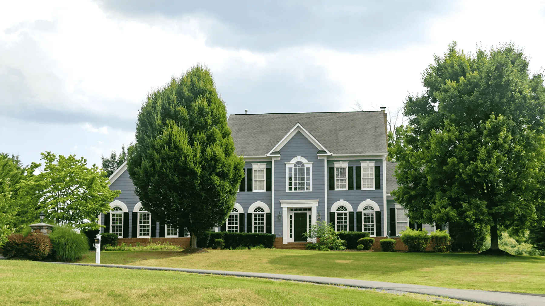 Professional exterior painting project in Loudoun by That 1 Painter