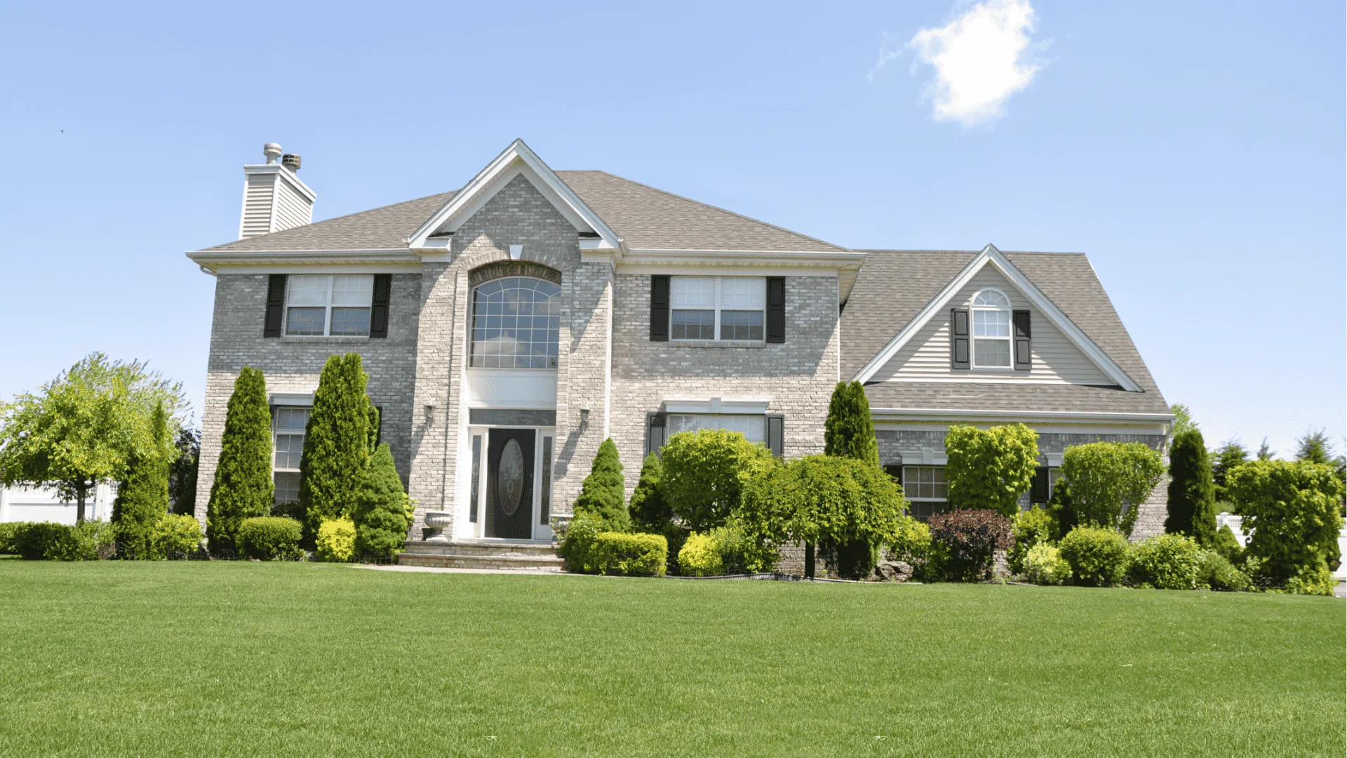 Professional exterior painting project in Cleveland by That 1 Painter