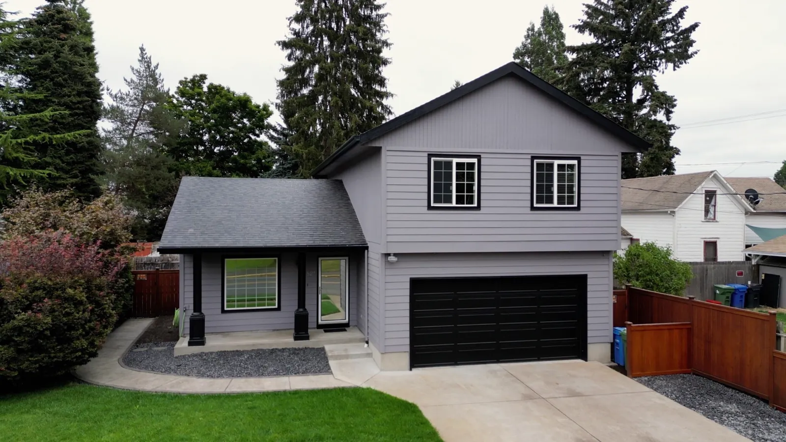Professional exterior painting project in Eugene by That 1 Painter