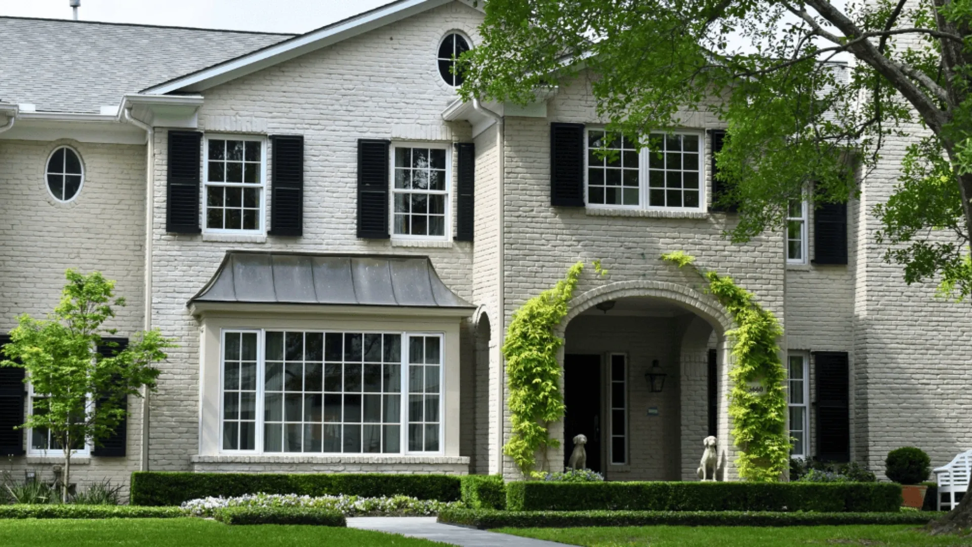 Professional exterior painting project in Dallas by That 1 Painter