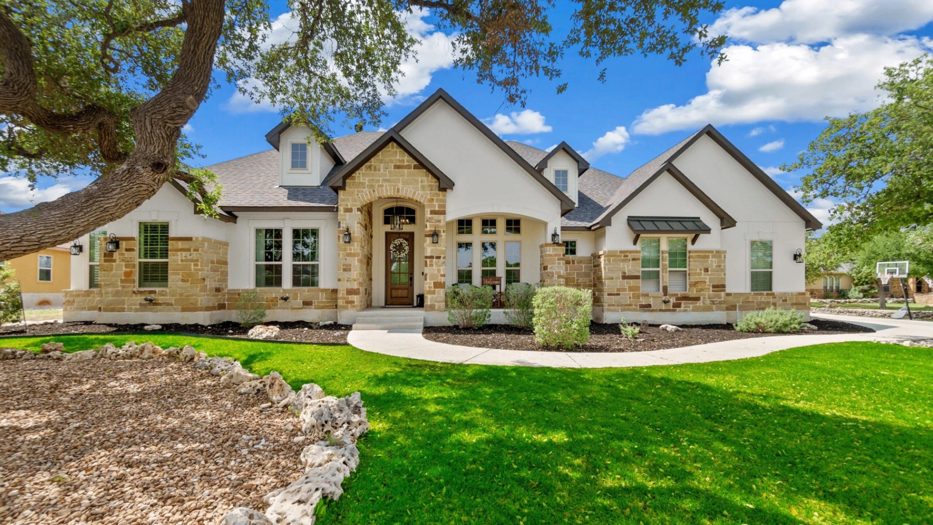 Professional exterior painting project in Texarkana by That 1 Painter