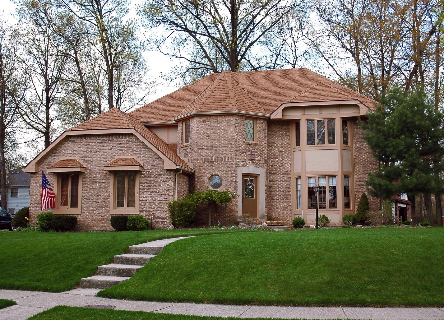 Professional exterior painting project in North Detroit by That 1 Painter