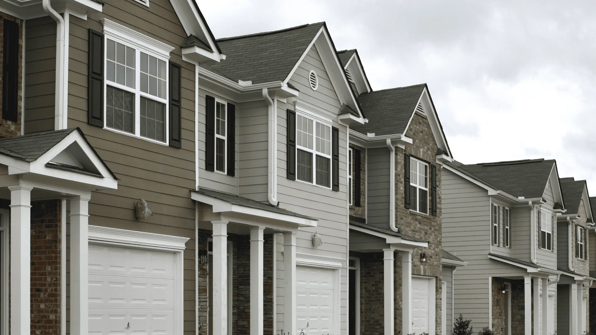 Professional exterior painting project in Pittsburgh by That 1 Painter
