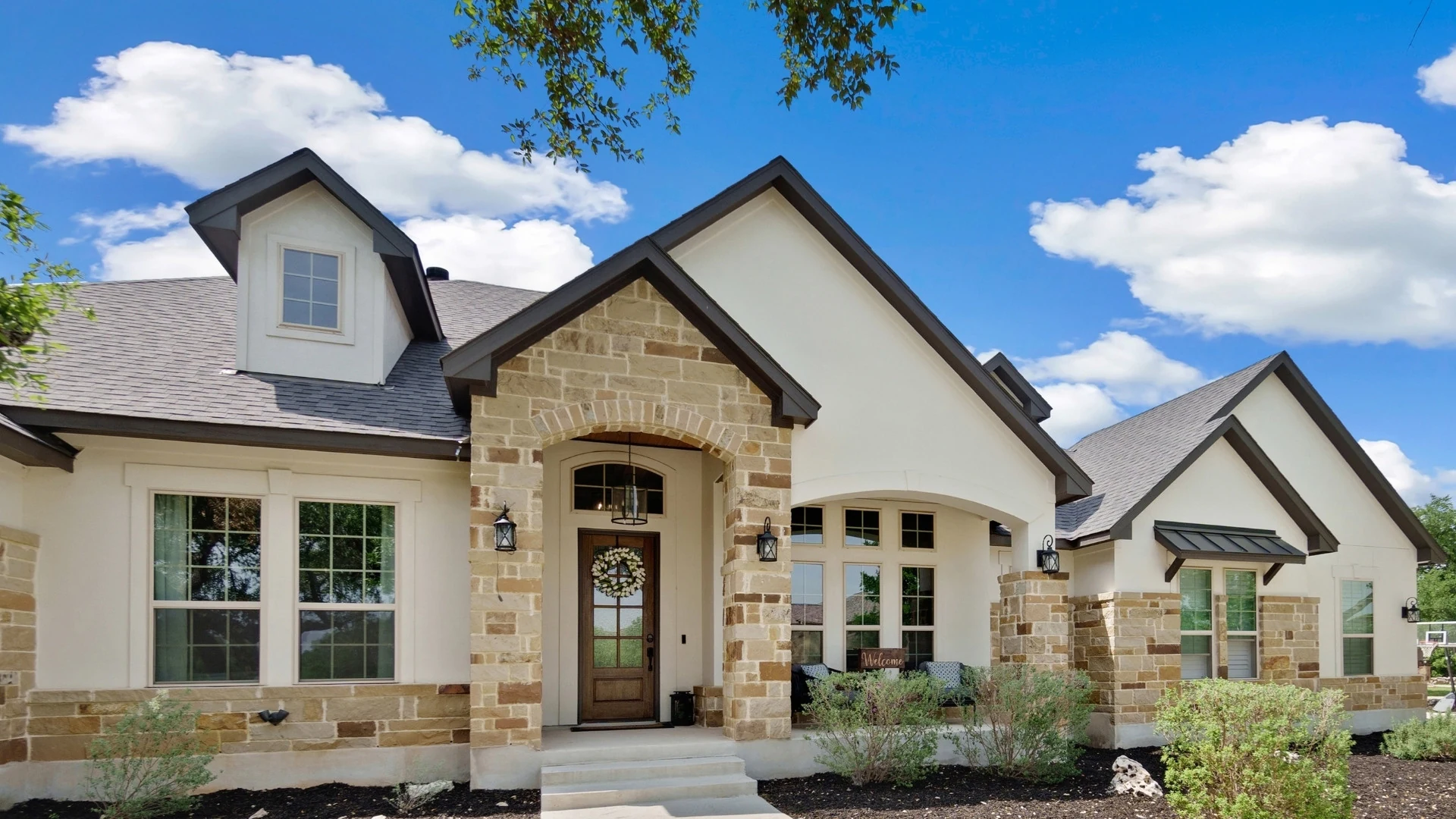 Professional exterior painting project in North Houston by That 1 Painter