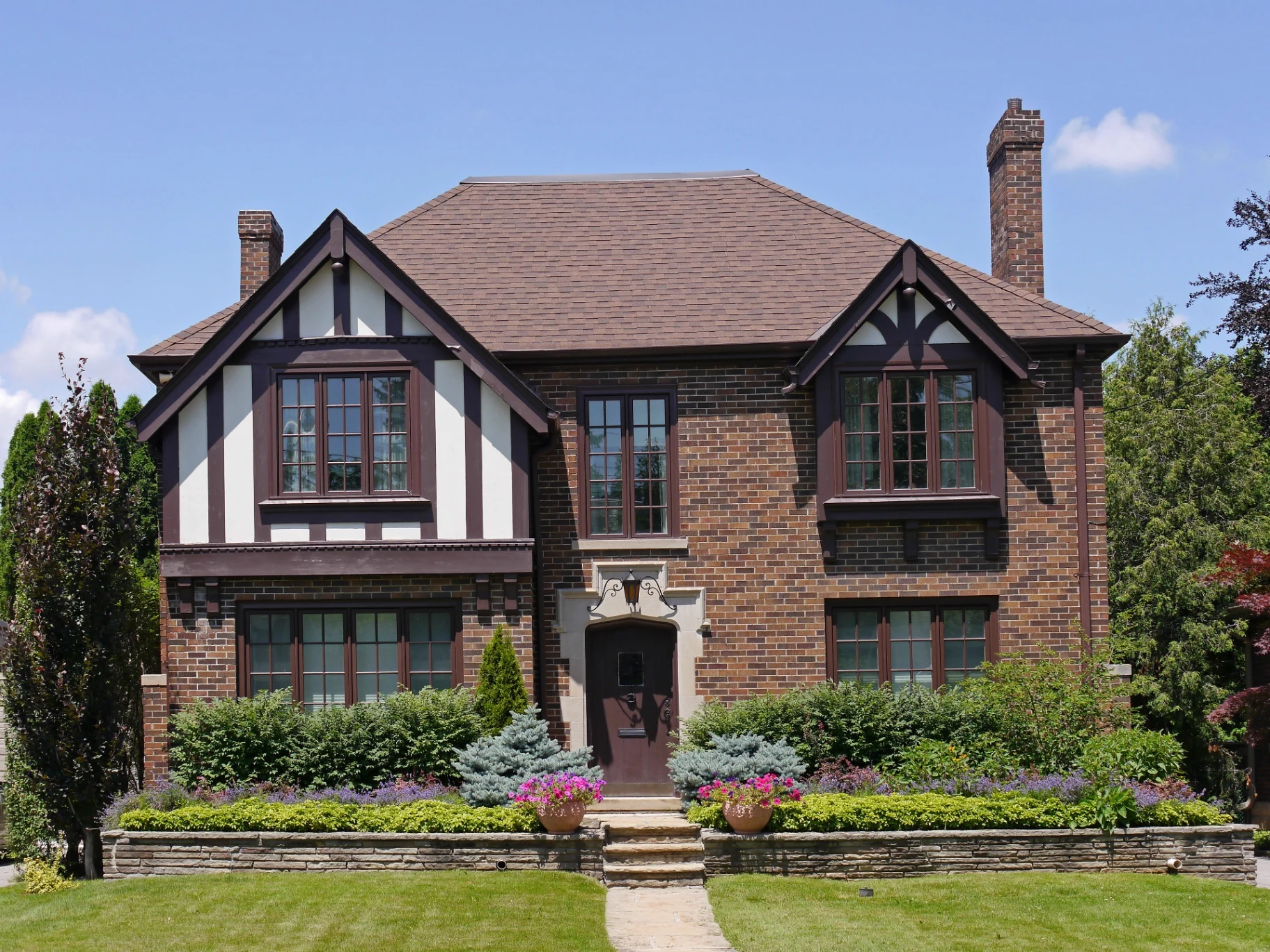 Professional exterior painting project in North Detroit by That 1 Painter