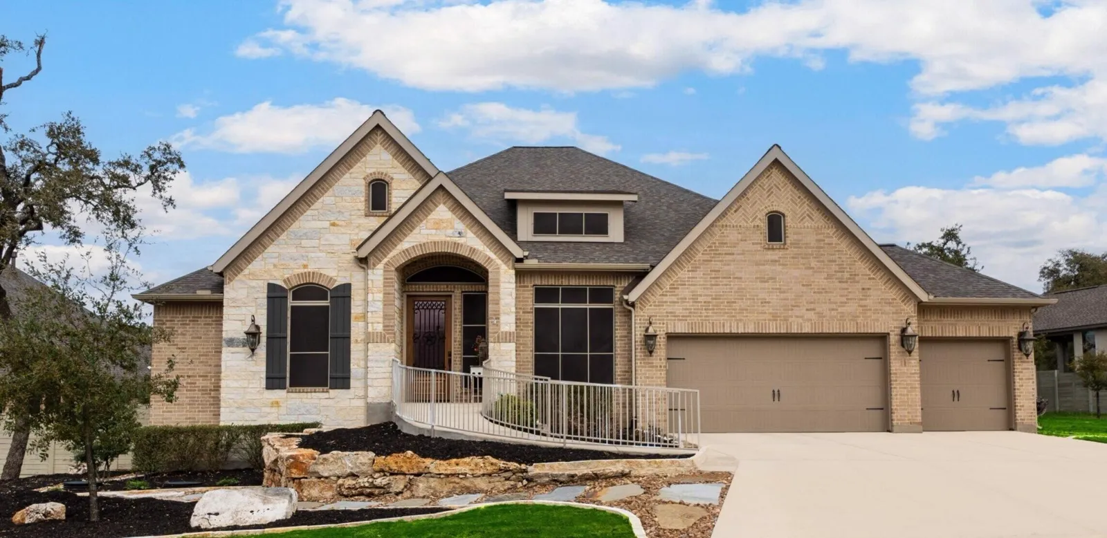 Professional exterior painting project in Bastrop by That 1 Painter