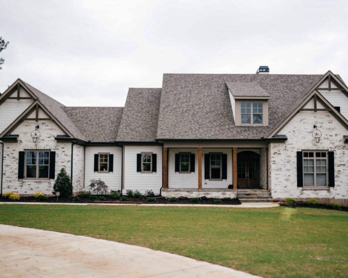 #1 Brick House Painter - How To Whitewash You Brick House